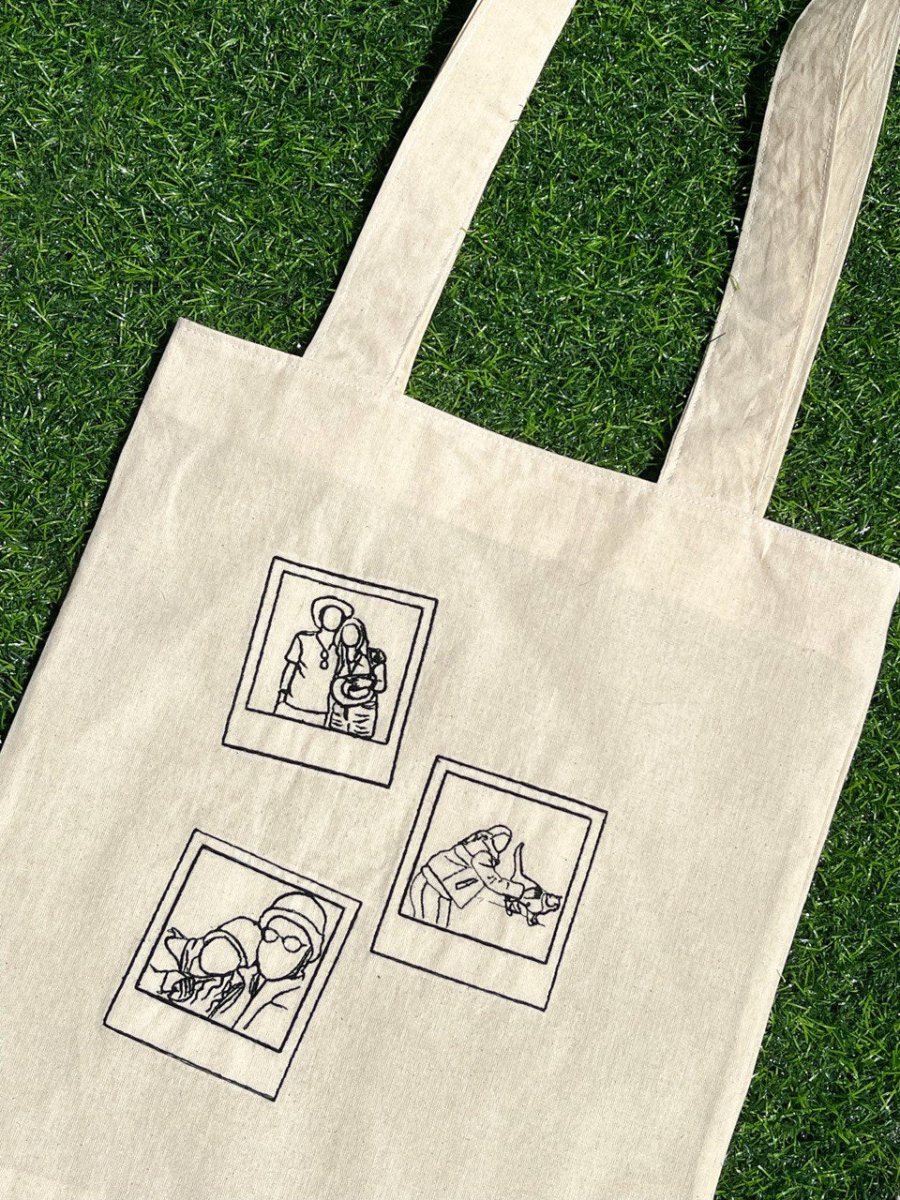 TOTE BAG EM PRETO COM FOTOGRAFIAS POLAROID - Image 7